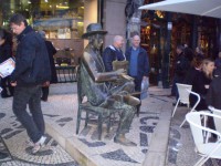 /album/galeria-de-fotos-pessoa-gostava-de-escrever-em-pe/pc050001-jpg/